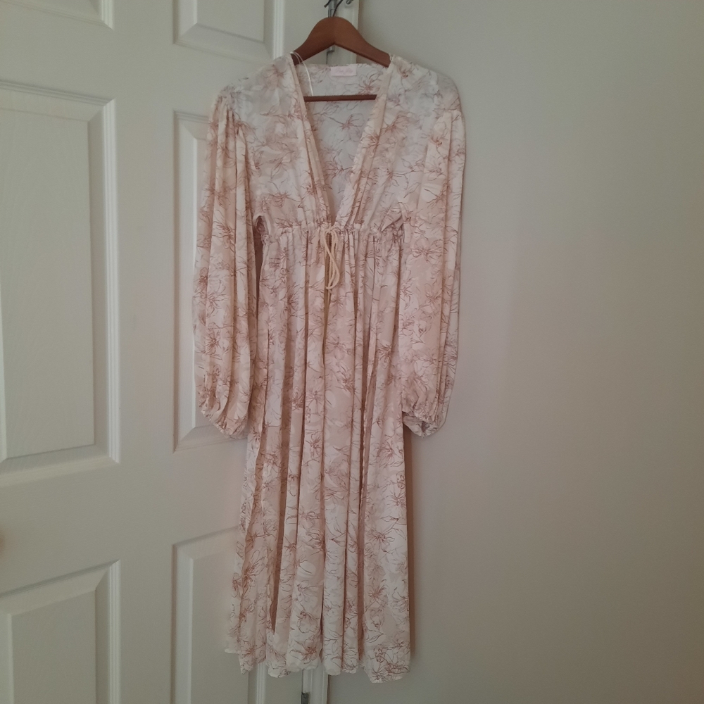 Pink Lily women's Kimono, size XS, red and white. Preowned